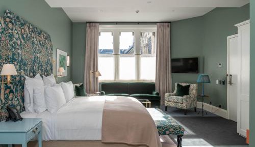 Prestige Room