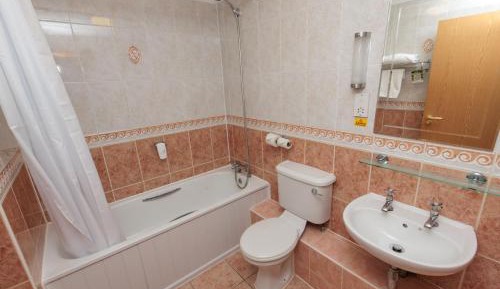 Family Room (2 Adults + 2 Children)