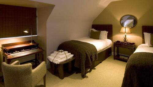 Twin Room with Private Bathroom