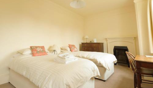 Twin Room with Shower