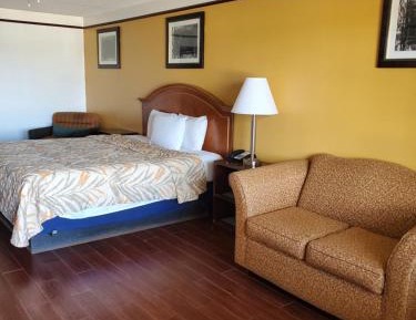 Standard Queen Room