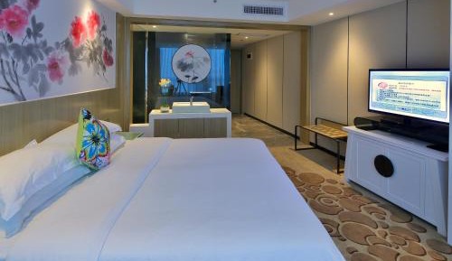 Luxury Queen Room
