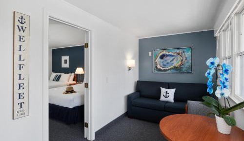 Queen Suite with Two Queen Beds