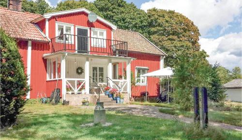 Three-Bedroom Holiday Home 