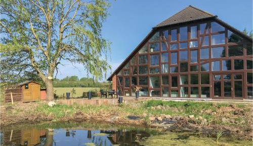 Ten-Bedroom Holiday Home