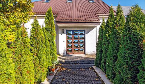 Eight-Bedroom Holiday Home