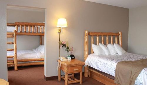 Deluxe Family Suite