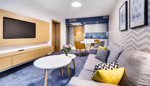 Premium King Suite with Sofa Bed and Forest View