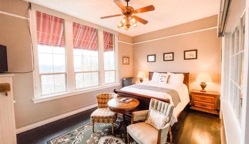 Queen Room