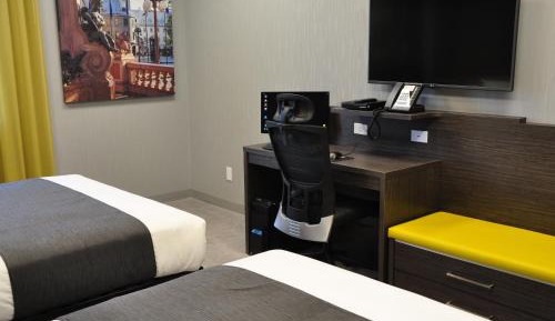 Superior Queen Room with Two Queen Beds (2 Adults + 2 Children)