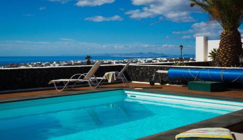 Two-Bedroom Apartment (1-4 Adults)