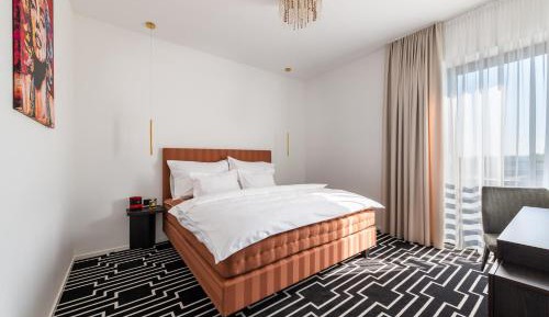 Standard Queen Room