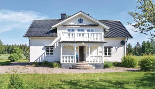 Two-Bedroom Holiday Home