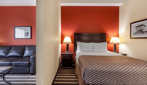 Queen Suite with Two Queen Beds - Non-Smoking