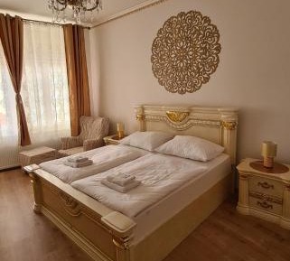 Deluxe King Suite