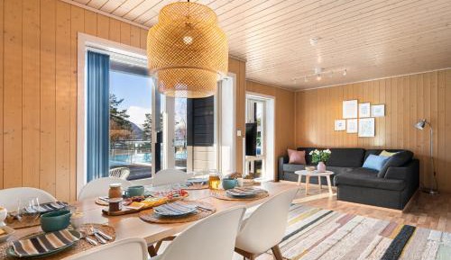 Family Apartment with Pool View 