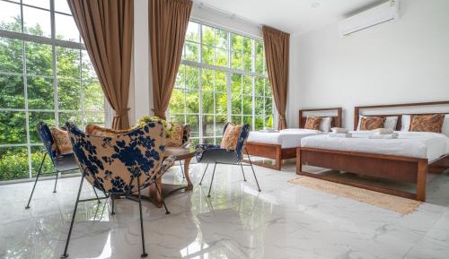 Triple Room with Bath