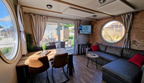 Deluxe Bungalow