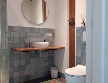 Deluxe Room (2 Adults + 1 Child)