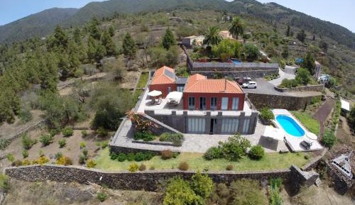 Villa with Atlantic view, Sauna & heated Pool