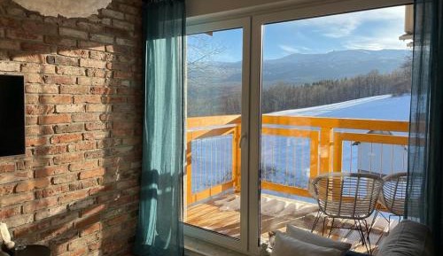 Apartment with Mountain View