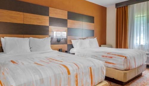Queen Room with Two Queen Beds and Sofa Bed