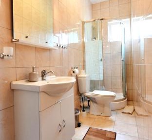 Studio Apartment (2 Adults)