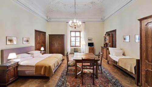 Classic Triple Room