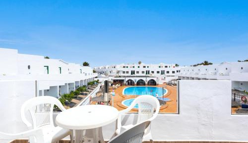 Two-Bedroom Premium Family Sunny Apartment