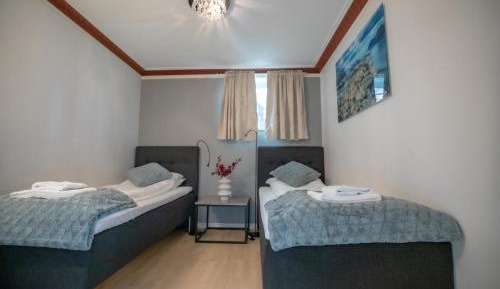 Basic Twin Room with Shared Bathroom