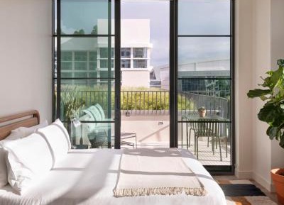 Studio B with Shared Living Room and Kitchen