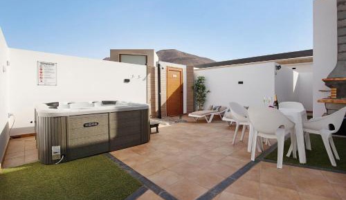 Superior One-Bedroom Apartment