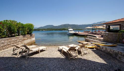 Villa - Beach Front