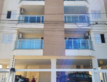 Apartment with Mountain View