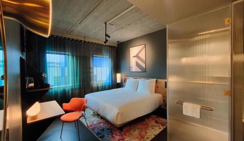 Standard King Room - Non-Smoking 