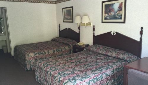 Queen Room with Two Queen Beds - Non-Smoking