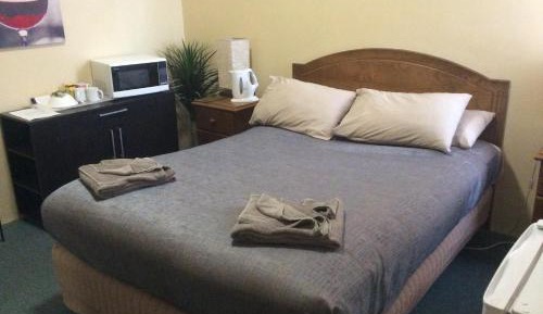 Standard Queen Room