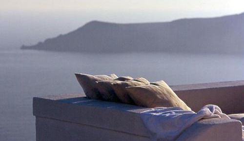 Honeymoon Suite with Outdoor Dip Pool and Caldera View