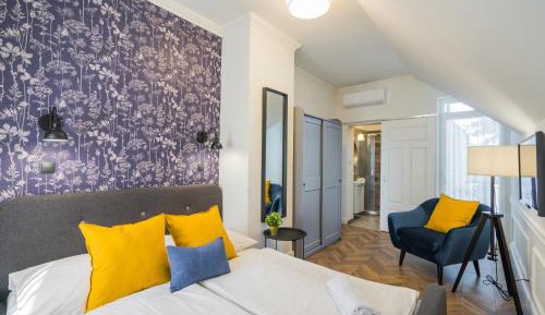 Standard Double Room with Lake View