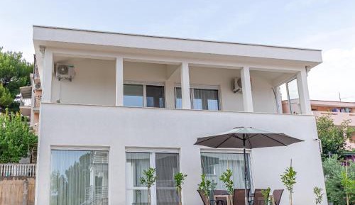 One-Bedroom Apartment with Sea View and Terrace