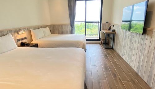 Quadruple Room with Private Bathroom