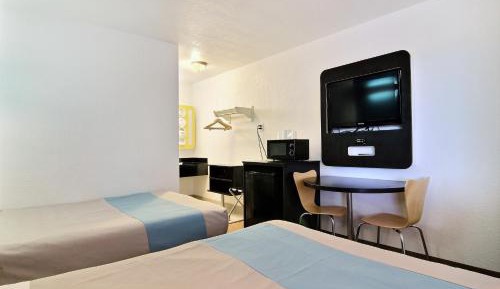 Deluxe Quadruple Room - Non-Smoking