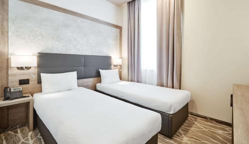 Premium Room with Derybasivska View