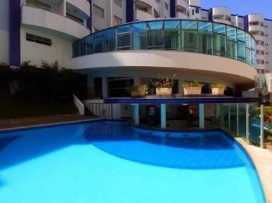 Apartment with Pool View 