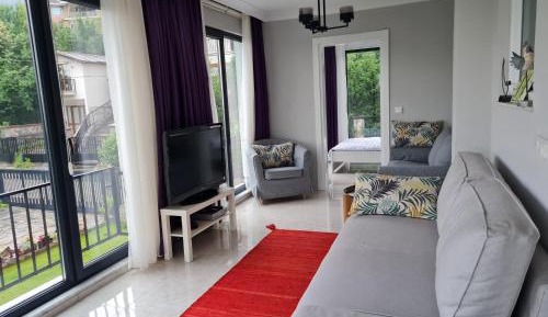 Apartment with Lake View
