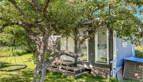 One-Bedroom Holiday Home