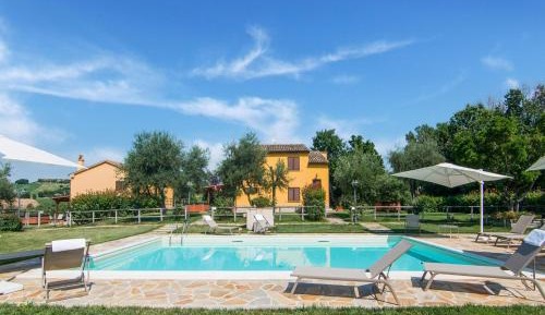 Eight-Bedroom Holiday Home