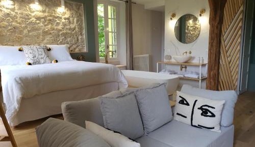 Deluxe Double Room with Bath