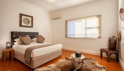 Guest house Family Room with 2 Game Drives