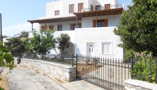 Apartment with Mountain View